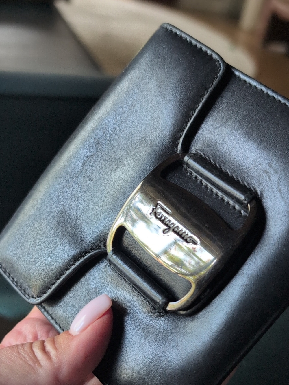 Salvatore Ferragamo Black Leather Wallet with Signature Buckle. - Picture 12 of 14